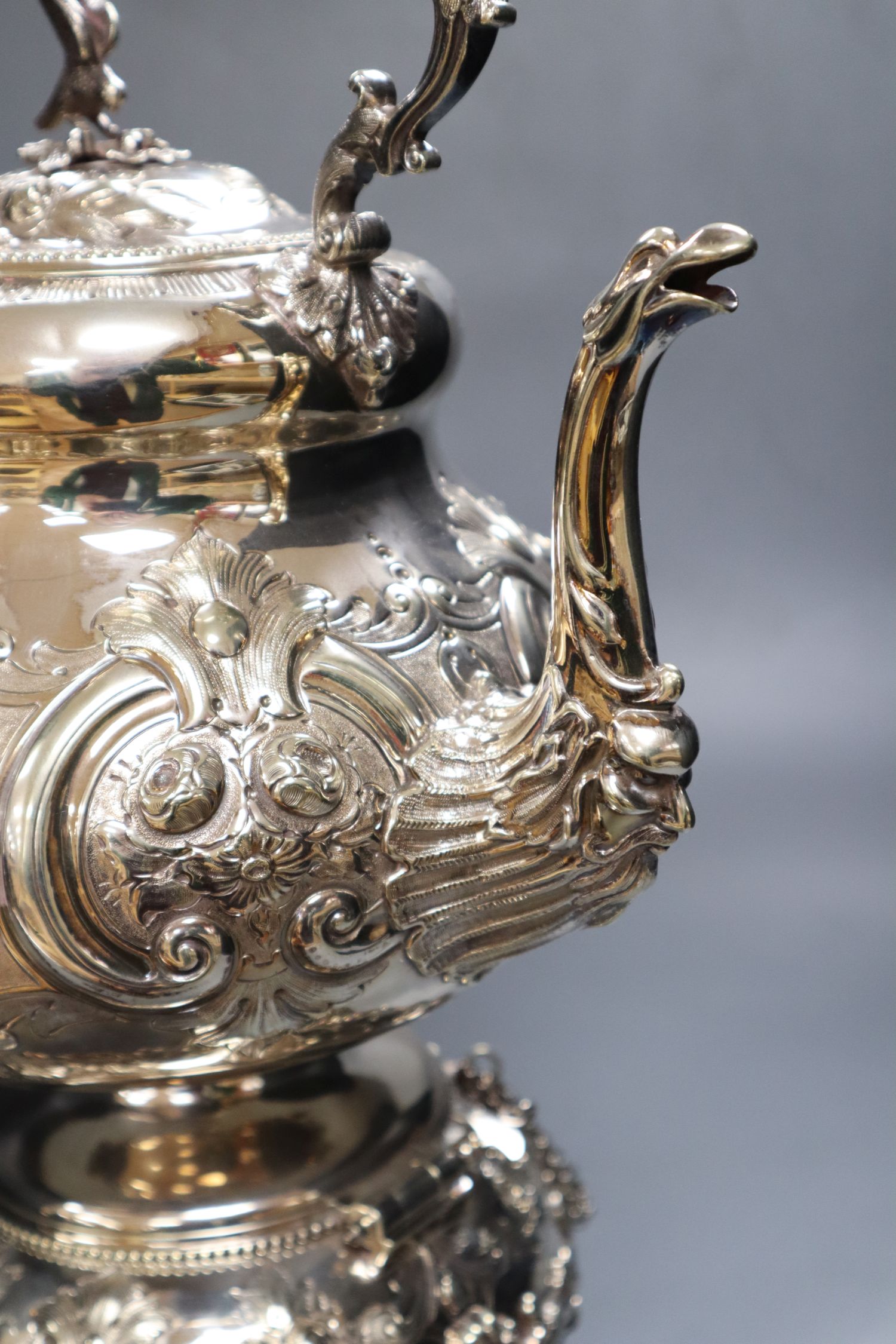 An Edwardian silver plated tea kettle, height 44cm